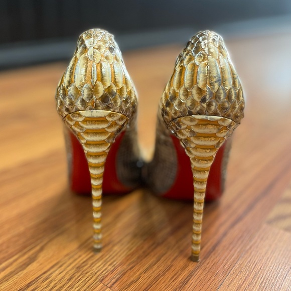 Beautiful 👠 - Picture 3 of 5